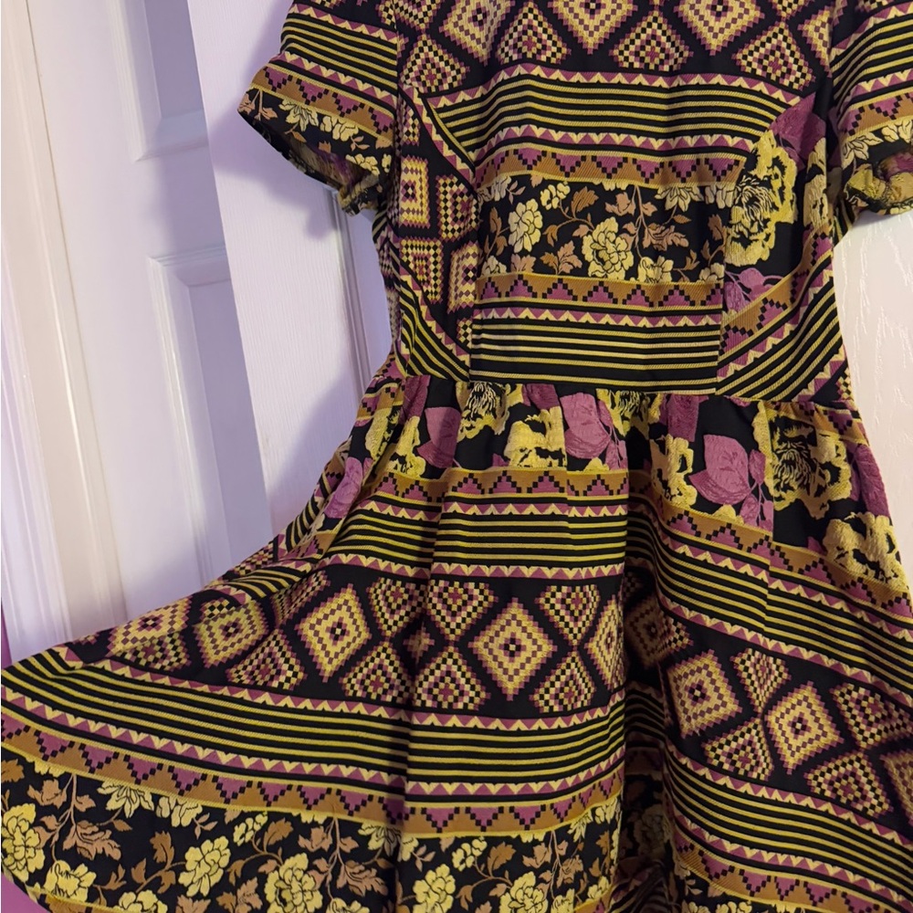 Floral Patterned Dress - Picture 3 of 6